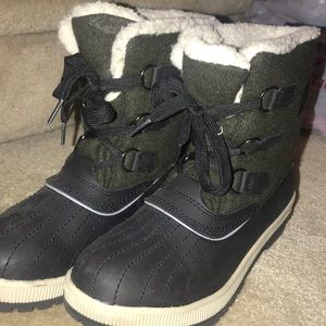 Snow boots for kids